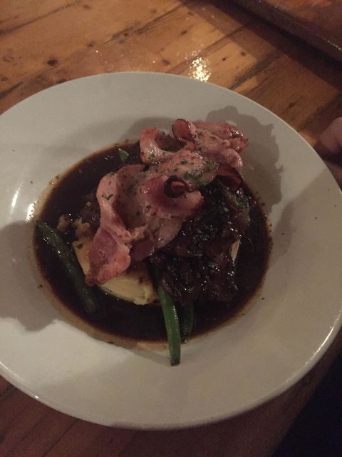 JB O'Reillys Tavern - Holiday Sunshine Coast 5