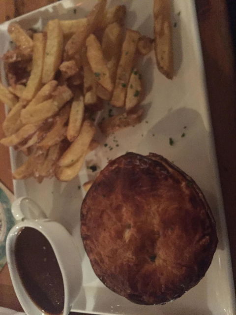 JB O'Reillys Tavern - Holiday Sunshine Coast 6
