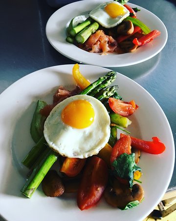 Moby Dicks Breakfast Bar - Sunshine Coast Tourism 0