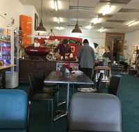 The Crowded Lounge - Sunshine Coast Tourism