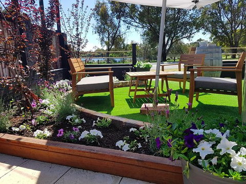 3Sheets On The Lake - Holiday Sunshine Coast 0