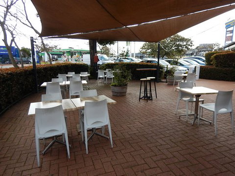 Morley Bar & Bistro - Holiday Sunshine Coast 0