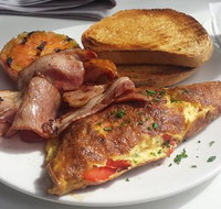 Zenos Cafe - Holiday Sunshine Coast