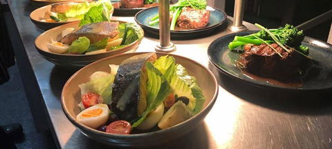 Nino's Of Victor Harbor - Holiday Sunshine Coast 3