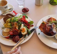 Coode Street Cafe - Holiday Sunshine Coast