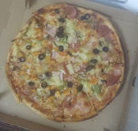 Brett's Pizza Inn  Coffee Lounge - Holiday Sunshine Coast