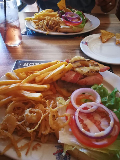 Golden Cloud Spur Steak Ranch - Sunshine Coast Tourism 4