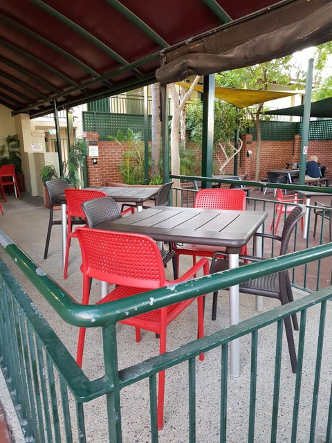 The Bistro At The Bayswater Hotel - Holiday Sunshine Coast 3