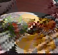 Woodbridge Hotel - Holiday Sunshine Coast