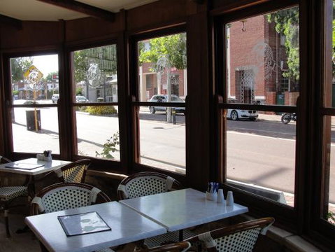 Globe Coffee House - Holiday Sunshine Coast 0