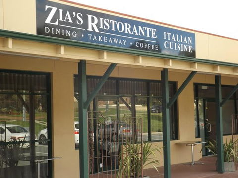 Zia's Ristorante - Holiday Sunshine Coast 0