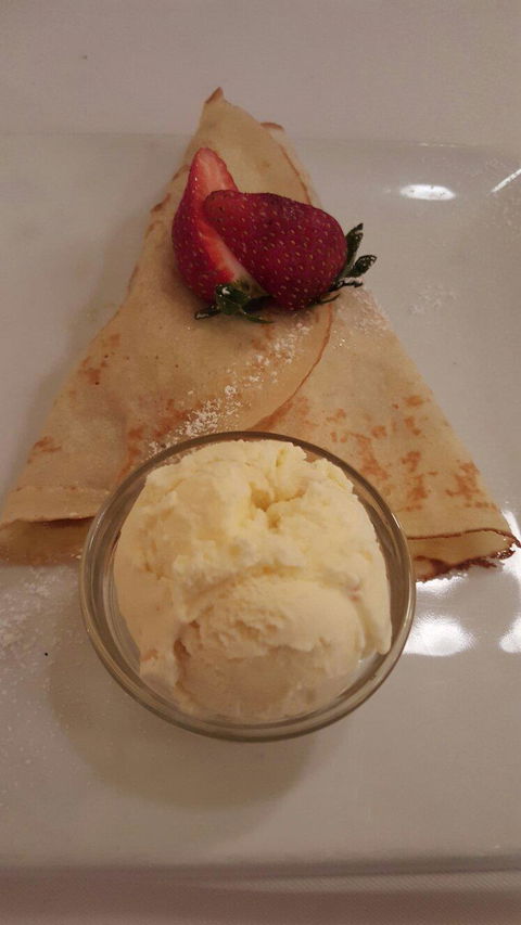 Eljays Restaurant At Comfort Inn Bay Of Isles - Holiday Sunshine Coast 1