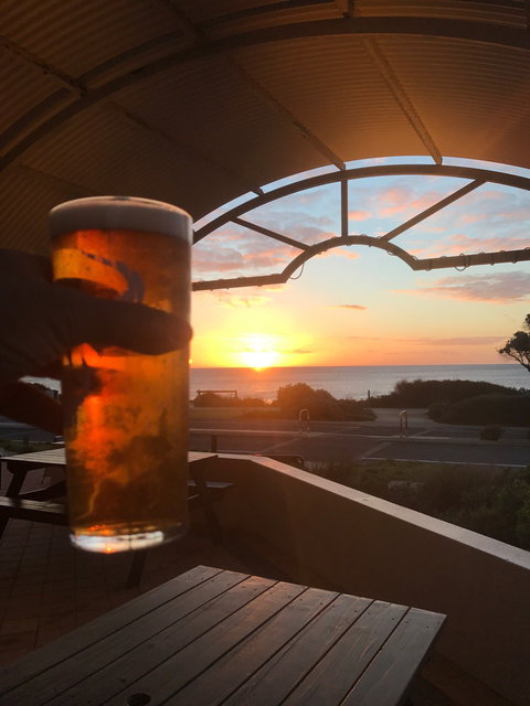 The Hollow Beach Bar And Grill - Sunshine Coast Tourism 8