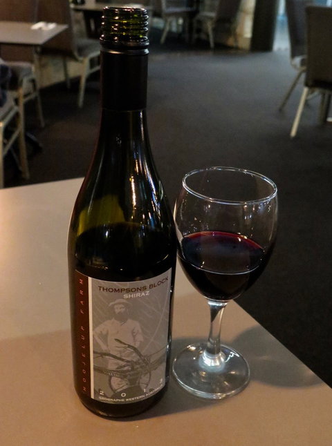 Unwind On Symmons - Holiday Sunshine Coast 3