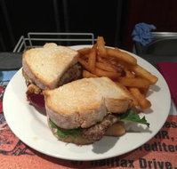 Bull and Bush Tavern - Sunshine Coast Tourism