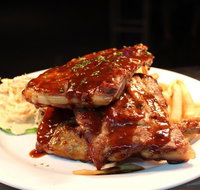 Cadillacs Honky tonk bar and Grill - Sunshine Coast Tourism