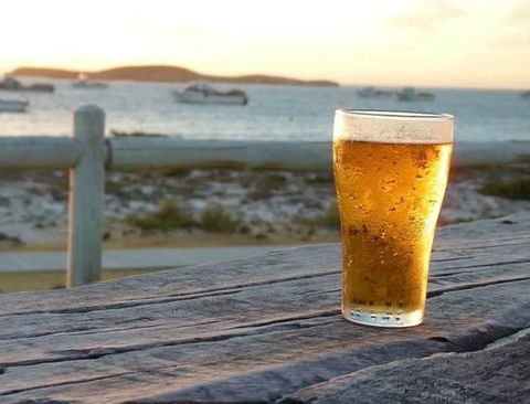 Endeavour Tavern - Holiday Sunshine Coast 0
