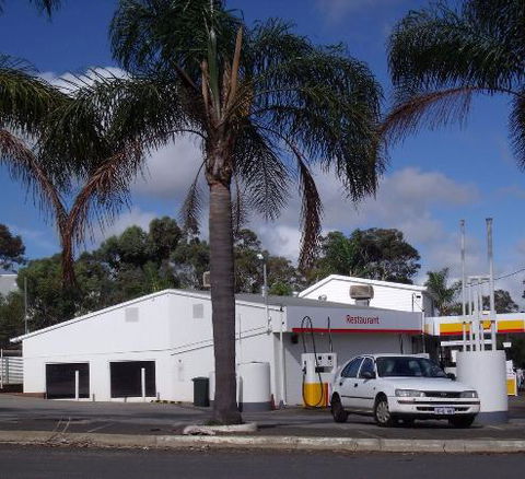 Hillview Roadhouse Motel Restaurant - Sunshine Coast Tourism 0