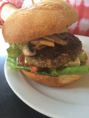 Jules Shoppe - Holiday Sunshine Coast 0