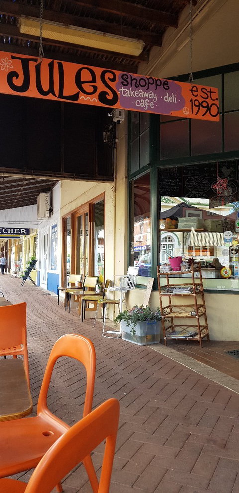 Jules Shoppe - Holiday Sunshine Coast 4