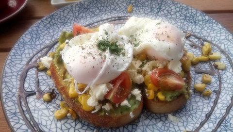 Lo's Cafe Fusion Bistro - Sunshine Coast Tourism 0