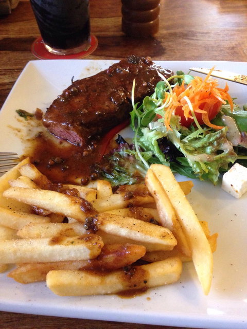 Mundaring Hotel - Holiday Sunshine Coast 4