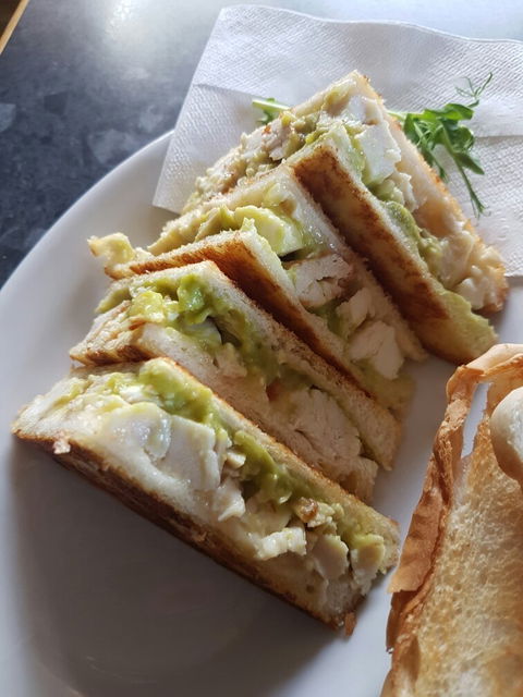 Offshore Cafe & Restaurant - Holiday Sunshine Coast 1