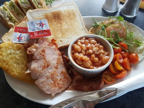 Offshore Cafe & Restaurant - Holiday Sunshine Coast 0