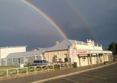 Shipwrecked Gourmet Bakery - Holiday Sunshine Coast 0