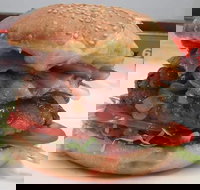 Sisters Cafe Lunch Bar - Holiday Sunshine Coast