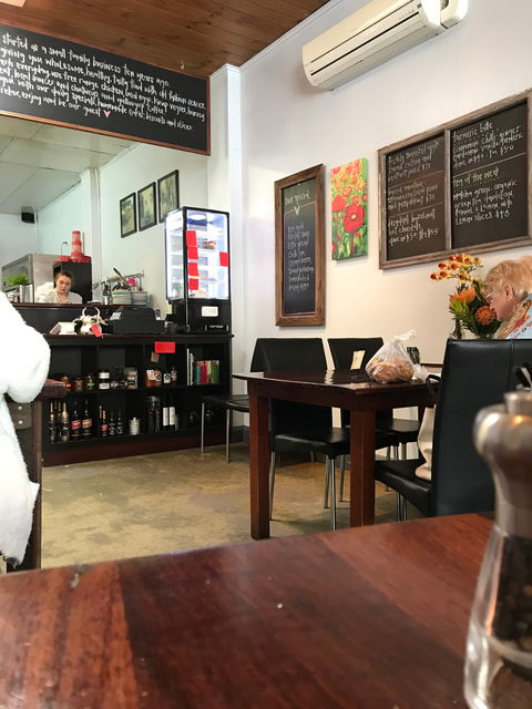 The Barking Cow - Holiday Sunshine Coast 3