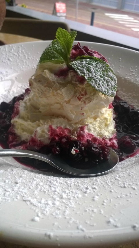 Bacchus Wine Bar - Holiday Sunshine Coast 5