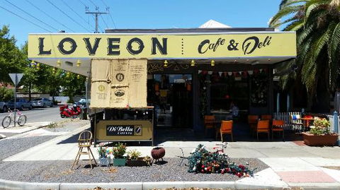 Loveon Cafe - Holiday Sunshine Coast 0