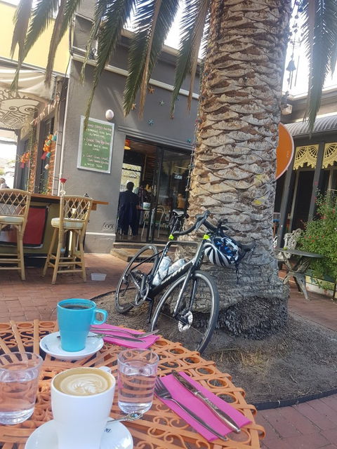 Loveon Cafe - Holiday Sunshine Coast 3