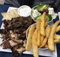 Nik's BBQ On the Lake - Sunshine Coast Tourism