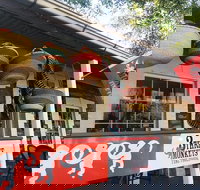 3 Monkeys Fine Foods - Sunshine Coast Tourism