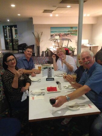 Aussie Inn - Holiday Sunshine Coast 1