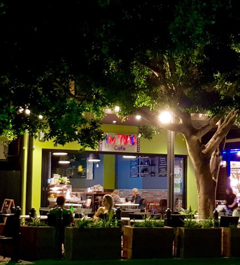 In Thais Cafe - Sunshine Coast Tourism 3