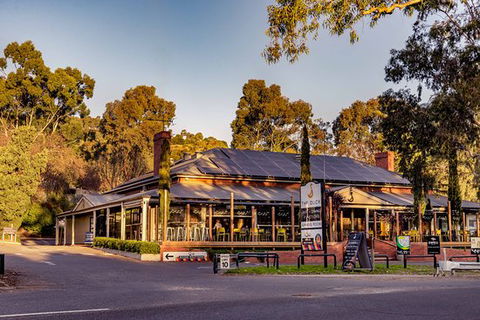 The Duck Inn - Sunshine Coast Tourism 0