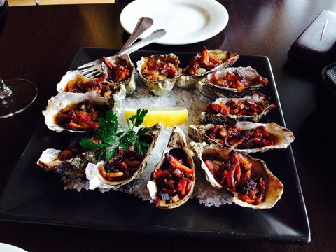 Dudley Wines - Sunshine Coast Tourism 0