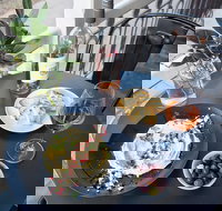 Hahn  Hamlin - Holiday Sunshine Coast