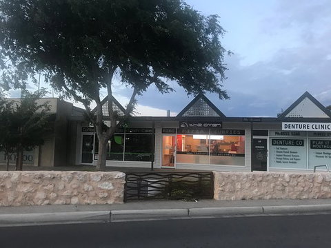 The Oven - Holiday Sunshine Coast 0