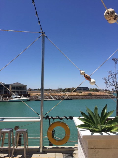 Coopers Alehouse Wallaroo - Holiday Sunshine Coast 4