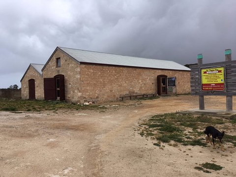 Mt Dutton Bay Woolshed Cafe - Holiday Sunshine Coast 0