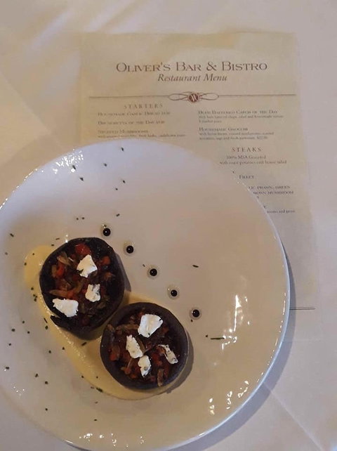 Oliver's Bar & Bistro - Sunshine Coast Tourism 6