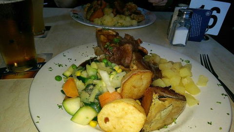 Queens Arms Hotel Riccardo's Seafood And Steakhouse - Holiday Sunshine Coast 0