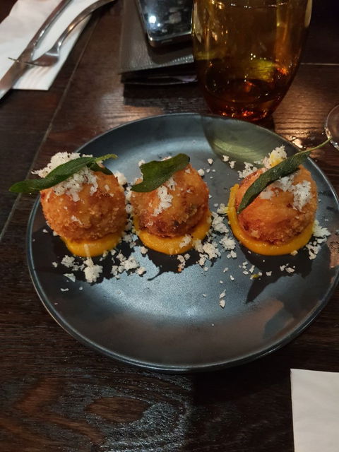 Ristorante La Famiglia - Sunshine Coast Tourism 4