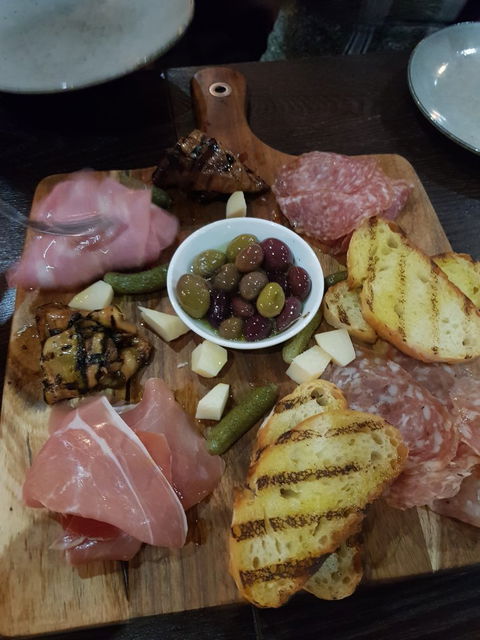 Ristorante La Famiglia - Sunshine Coast Tourism 5