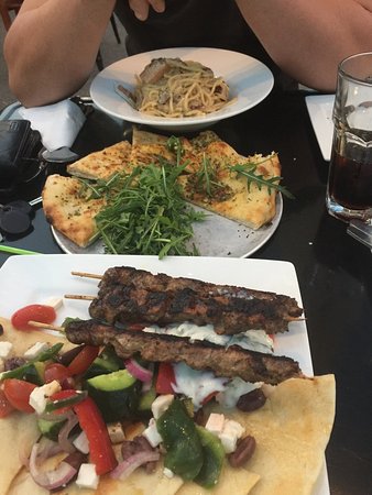 Smokehouse Pizza Cafe - Sunshine Coast Tourism 0