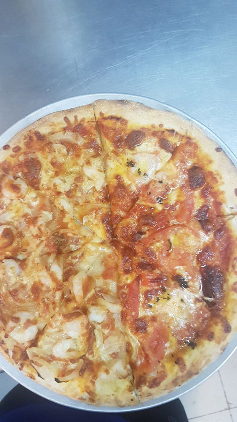Smokehouse Pizza Cafe - Sunshine Coast Tourism 1